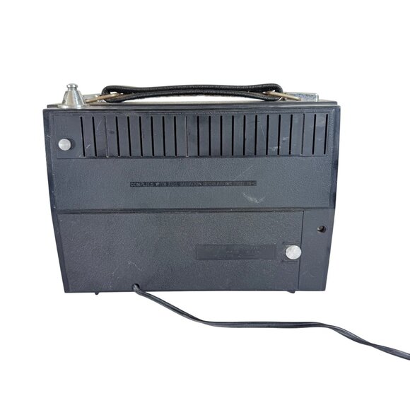 General Electric Solid State AM/FM Radio VTG World Monitor Model P977C 60s Teste - Picture 2 of 16